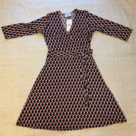 Leota Dresses & Skirts - NWT Leota Perfect (faux) Wrap Dress in Cubism